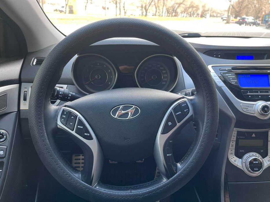 Продам Hyundai Elantra 2012р. 1.8газ/бензин