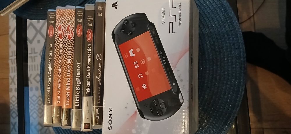 Box PSP  i pudełka od gier bez konsoli i gier