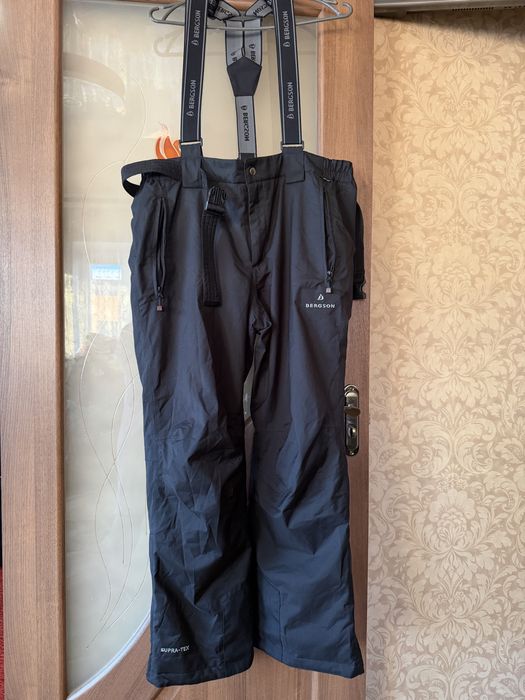 Продам лижний комбінезон  (розмір L)