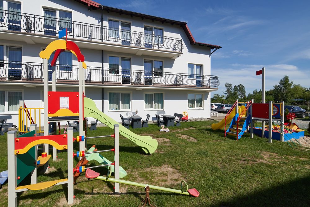 Noclegi Pokoje Karwia nad morzem blisko plaży. parking,animacje dziecI