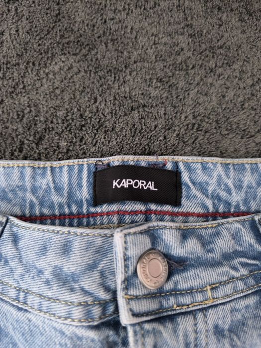 Calções de ganga rasgados da Kaporal