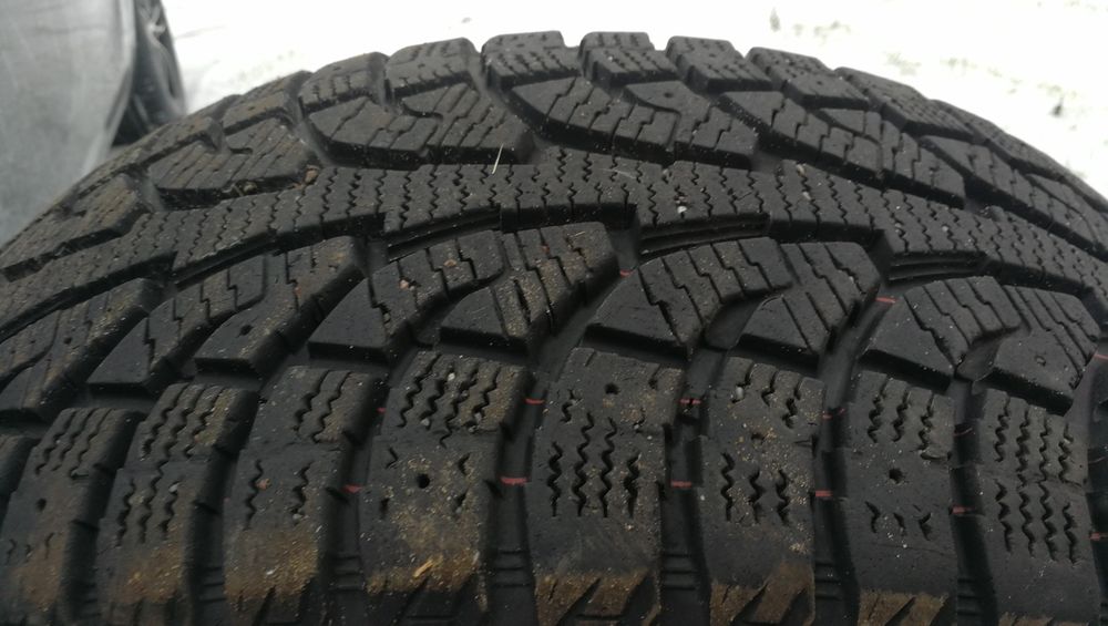 Зимние шины Хэнкок 235/50/18