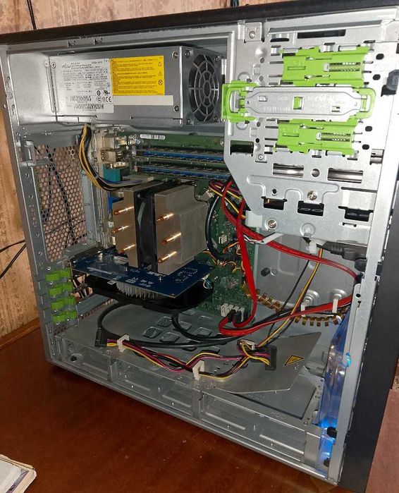 продам игровой системный блок и монитор  в подарок