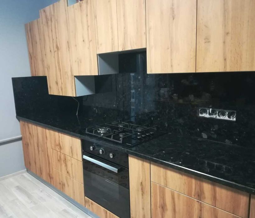 Мармур/Граніт/Стільниці/Сходи/Каміни/Бруківка/Изделия из мрамора