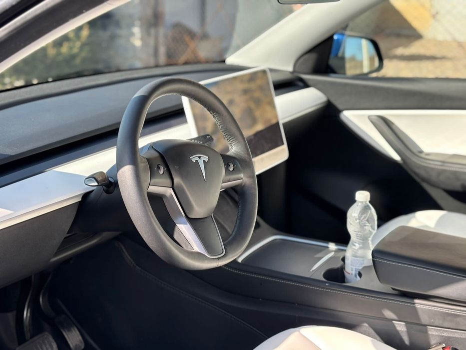 Tesla Model Y, 2021