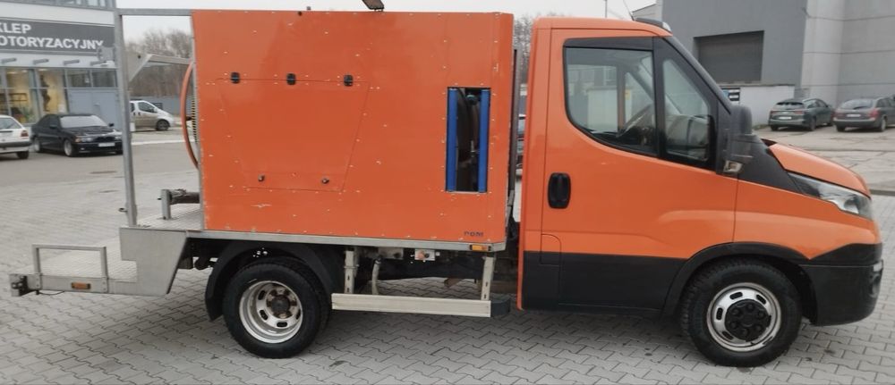 Iveco asenizacyjny do toalet przenosnych kabin wc beczka specjalny