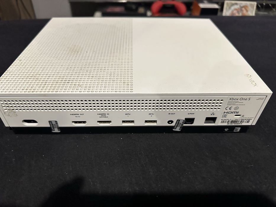 Microsoft Xbox one S 1 Tb
