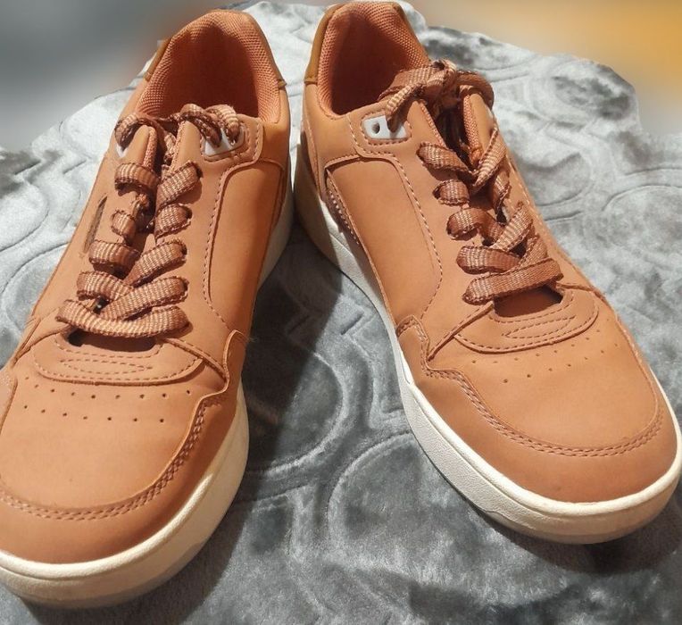 Oryginalne sneakersy damskie Bench