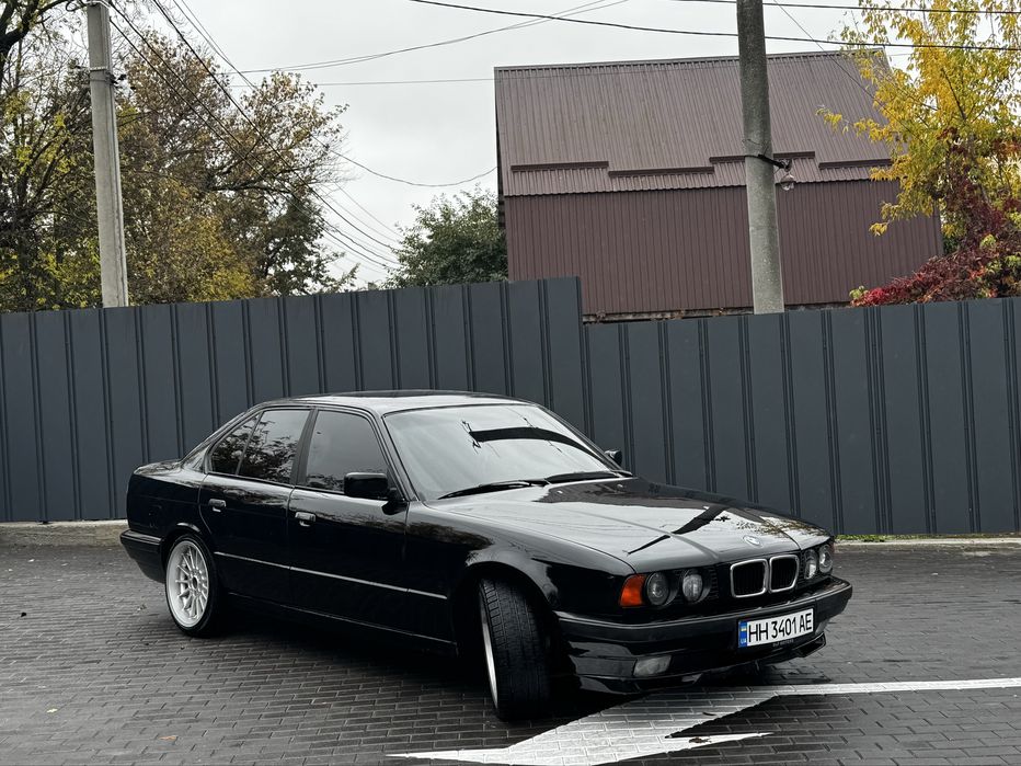 Продам BMW E34 530i