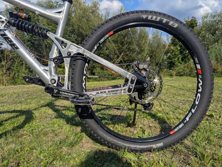 Banshee Rune V2 27.5 DVO FOX