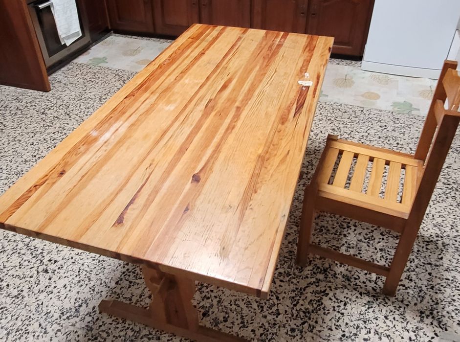 Mesa de cozinha e 4 cadeiras