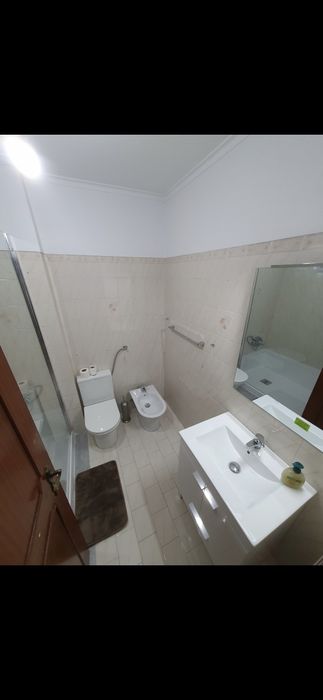 QUARTO COM VARANDA junto ao comboio