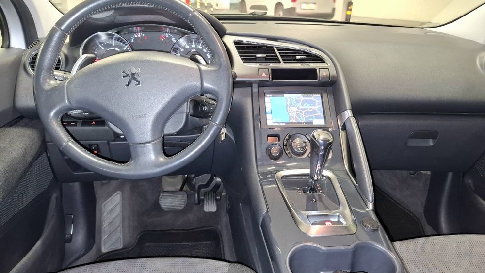 Peugeot 3008 só com 169.000 km de 2009