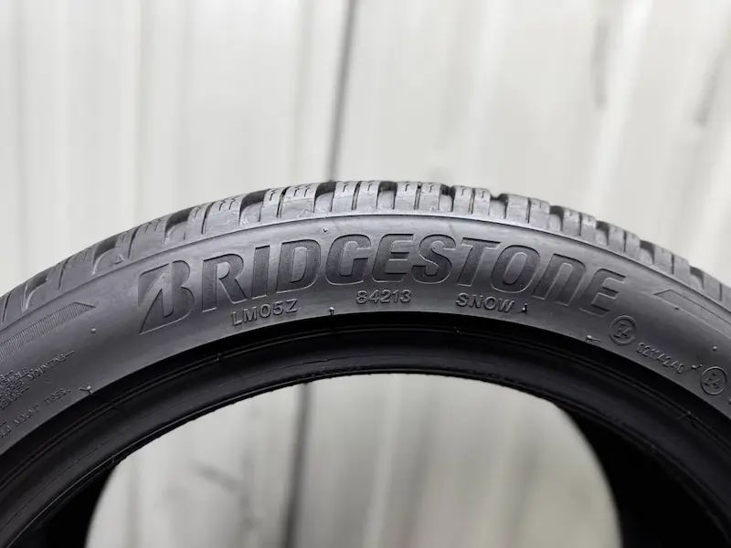 Шини бу 225 45 R17 Bridgestone Blizzak LM005