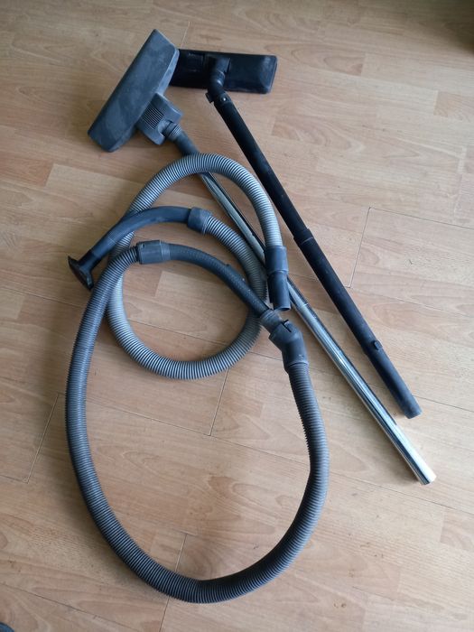 Шланг до пилососа і щітка