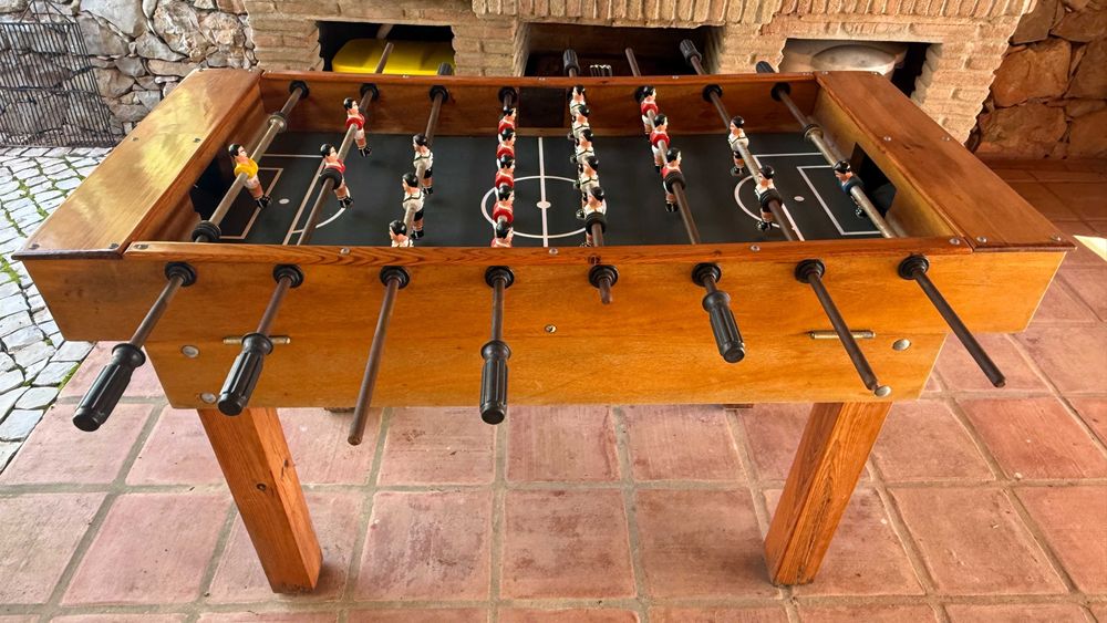 Mesa de matraquilhos em muito bom estado