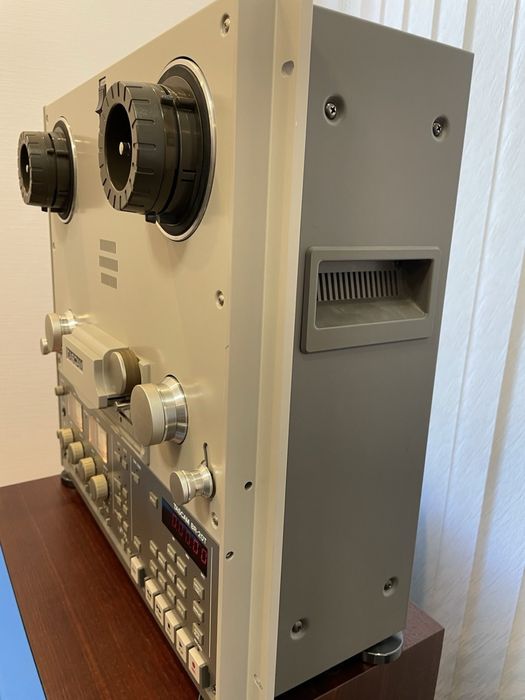 Катушечный магнитафон Tascam BR20T