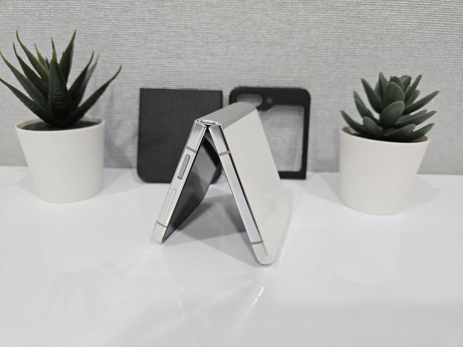 Продам Samsung Galaxy Flip 5 8/512Gb Cream!