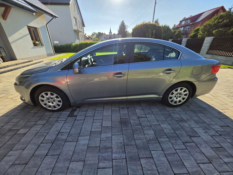 Toyota Avensis T27 1.8 Benzyna