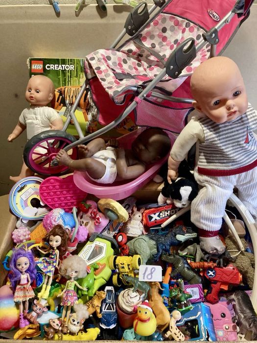 Іграшки секонд Англія та Шотландія