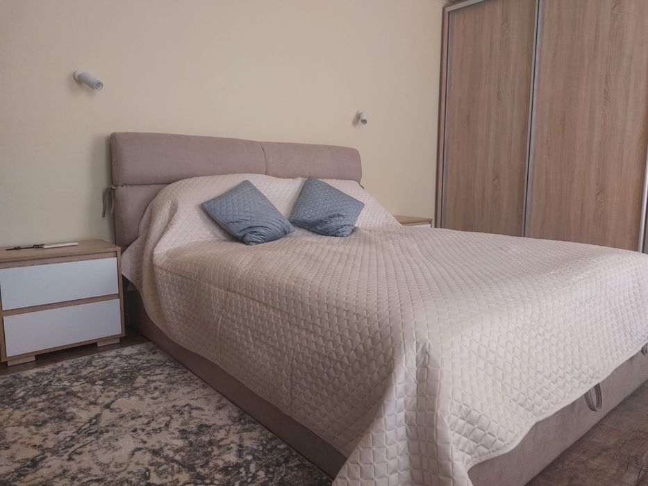 Кровать двуспальная