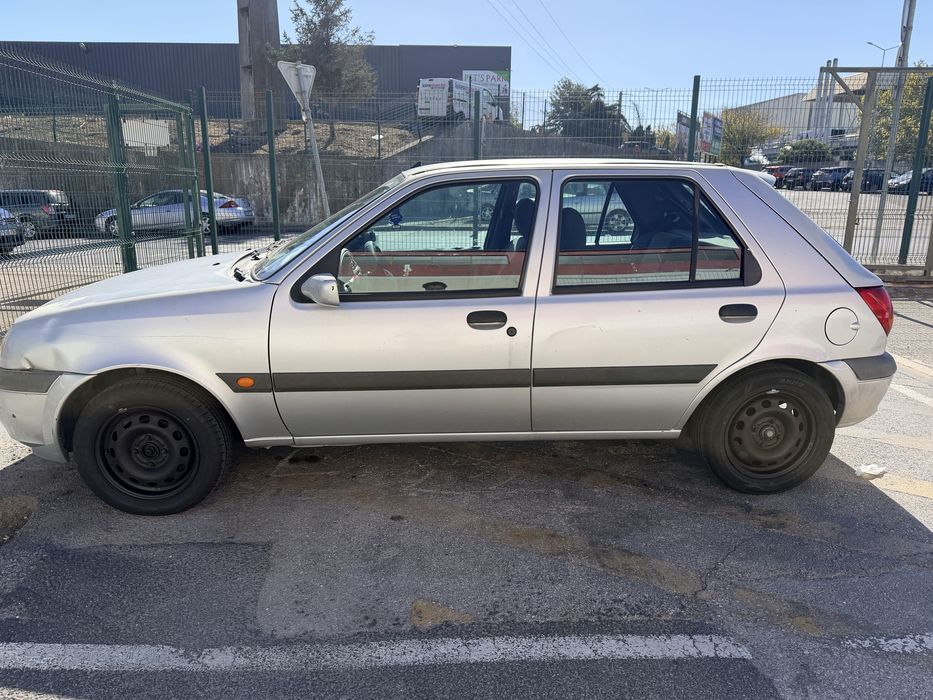 Ford fiesta ano 2000