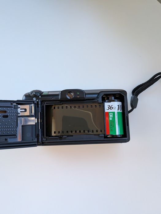 Câmara Fotográfica Analógica - Canon Prima Zoom 85N