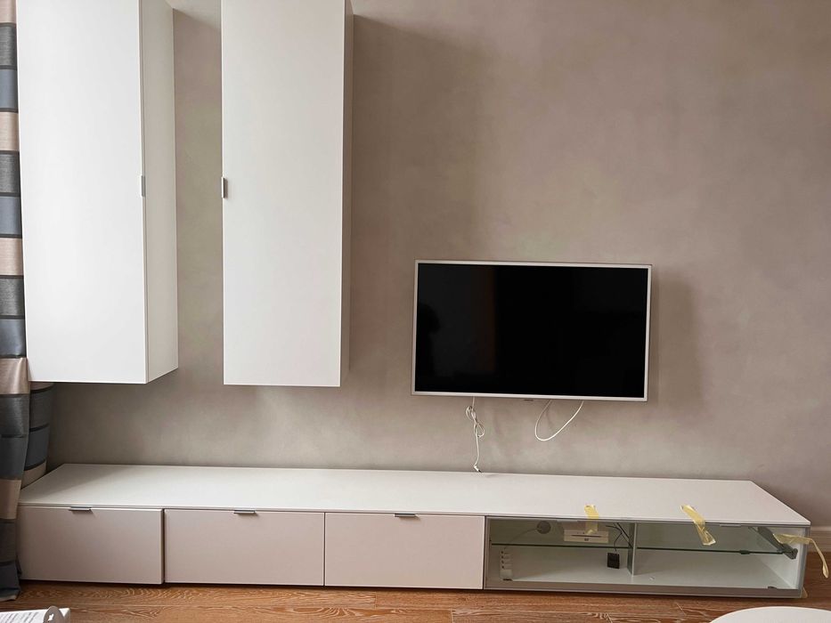 Гарнітур у вітальню, тумба під телевізор, круглий журнальний столик