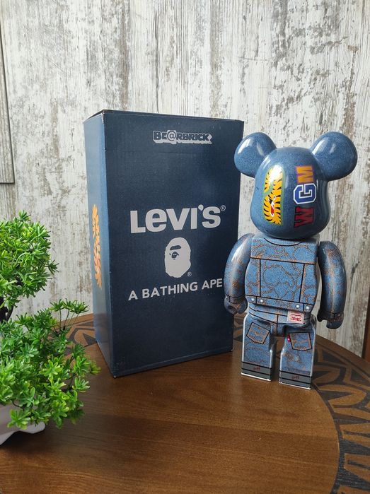 Bearbrick 400% Levi's x BAPE
