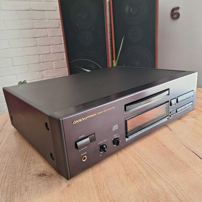 CD Onkyo Integra  DX-6870