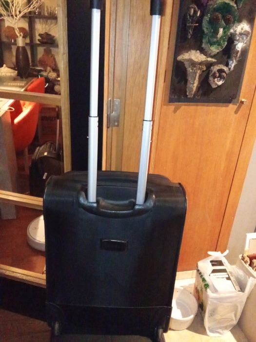 Mala trolley em bom estado