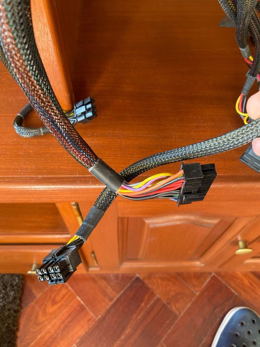 Fonte de Alimentação - Thermaltake 700w TR2 S