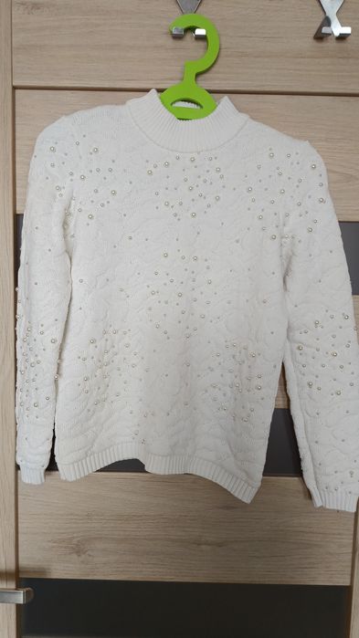 Biały sweter Medicine