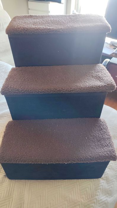 Escada para cães com baú