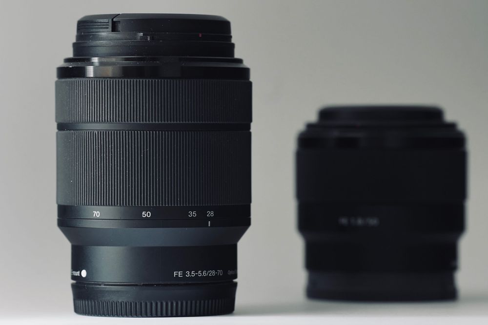 Duas lentes para Sony E mount