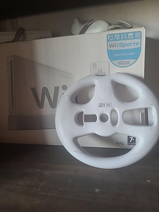 Nintendo wii usada com acessórios e jogos incluídos