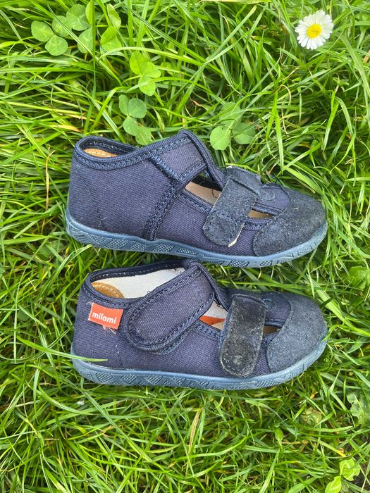 Kapcie typu barefoot marki Milami rozmiar 22