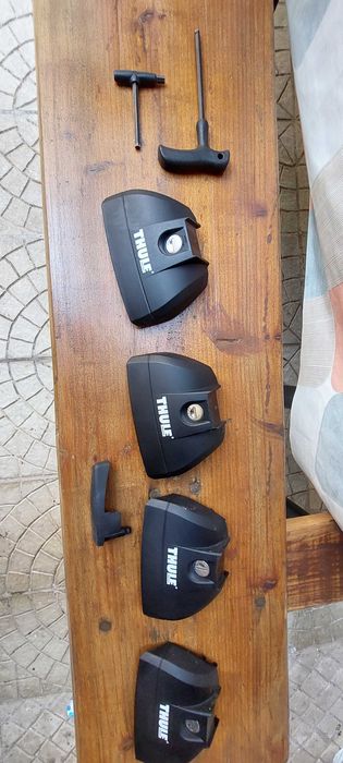 Mala de tejadilho Norauto bermude 4100 com as Barras Thule respectivas