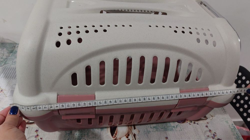 Vendo caixa de transporte rosa