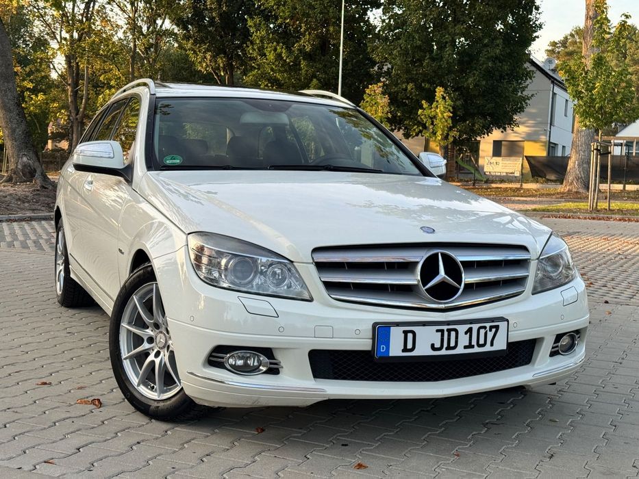 Mercedes-Benz Klasa C 156 PS AVANTGARDE Xenon Skóra Szyberdach Automat Alu Navi