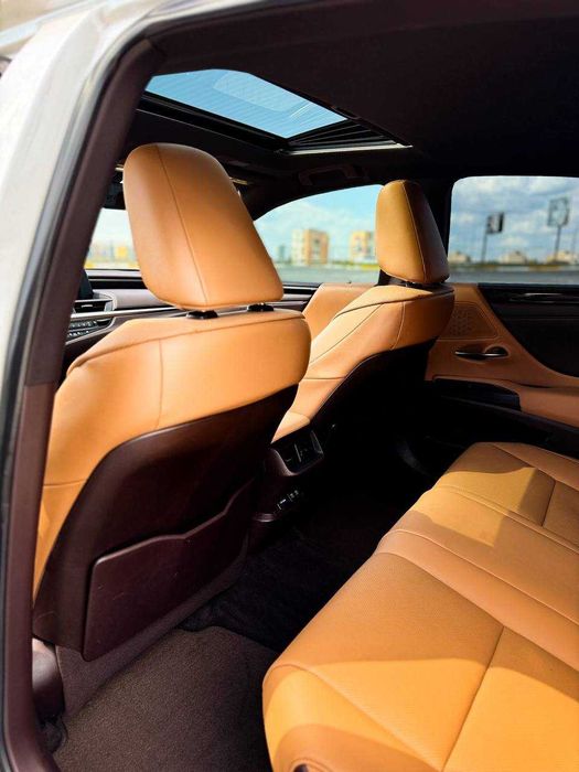Lexus ES 2021 300h e-CVT
