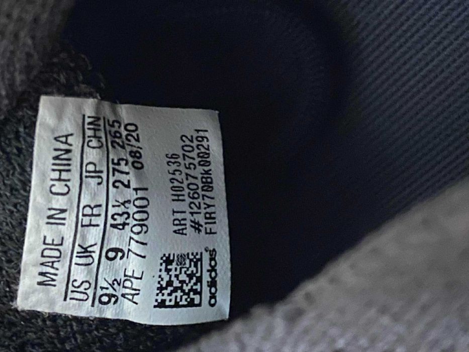 Używane buty adidas Yeezy boost 380 black onyx 43 1/3