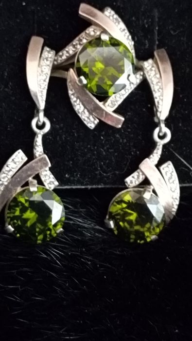 Продам красивое ювелирные изделия