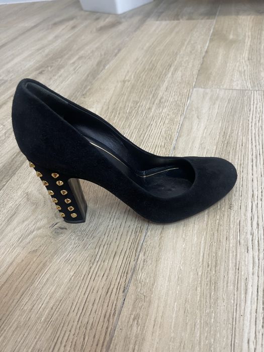 туфлі GUCCI Замшеві декоровані шипами. Оригінал 36