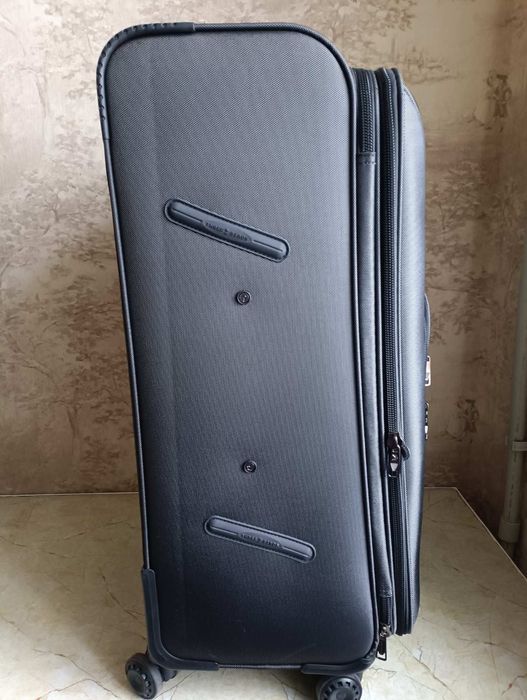 Продам валізу розмір L