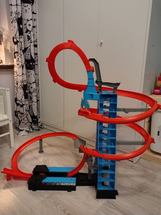 Tor hot wheels wieża podniebne kraksy