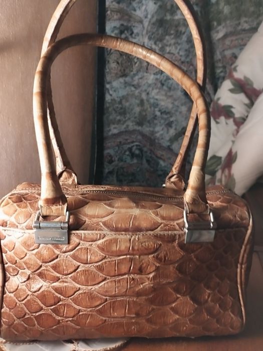 Сумка шкіряна оригінал Італія Armani,дов.22 вис.13