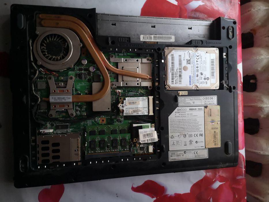 Продам ноутбук на запчасти или восстановление.