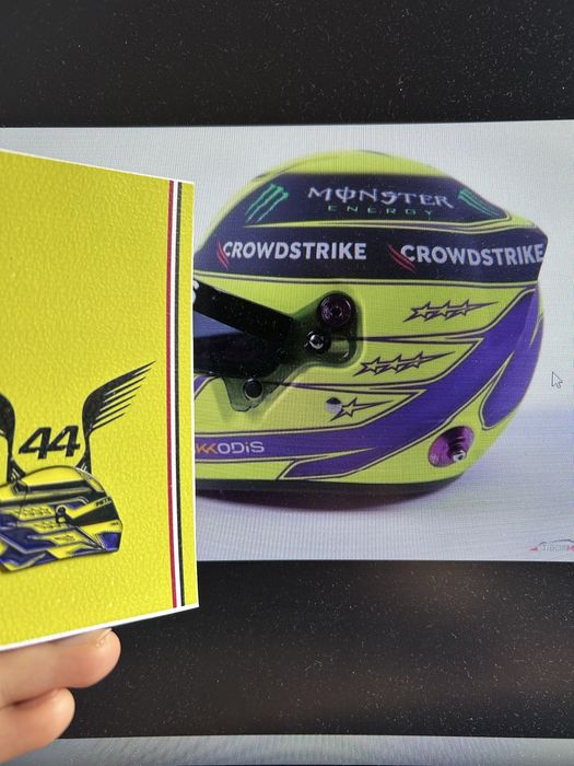 Pin F1 Lewis Hamilton Helmet