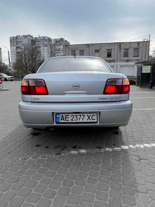 авто Opel Omega, 2002